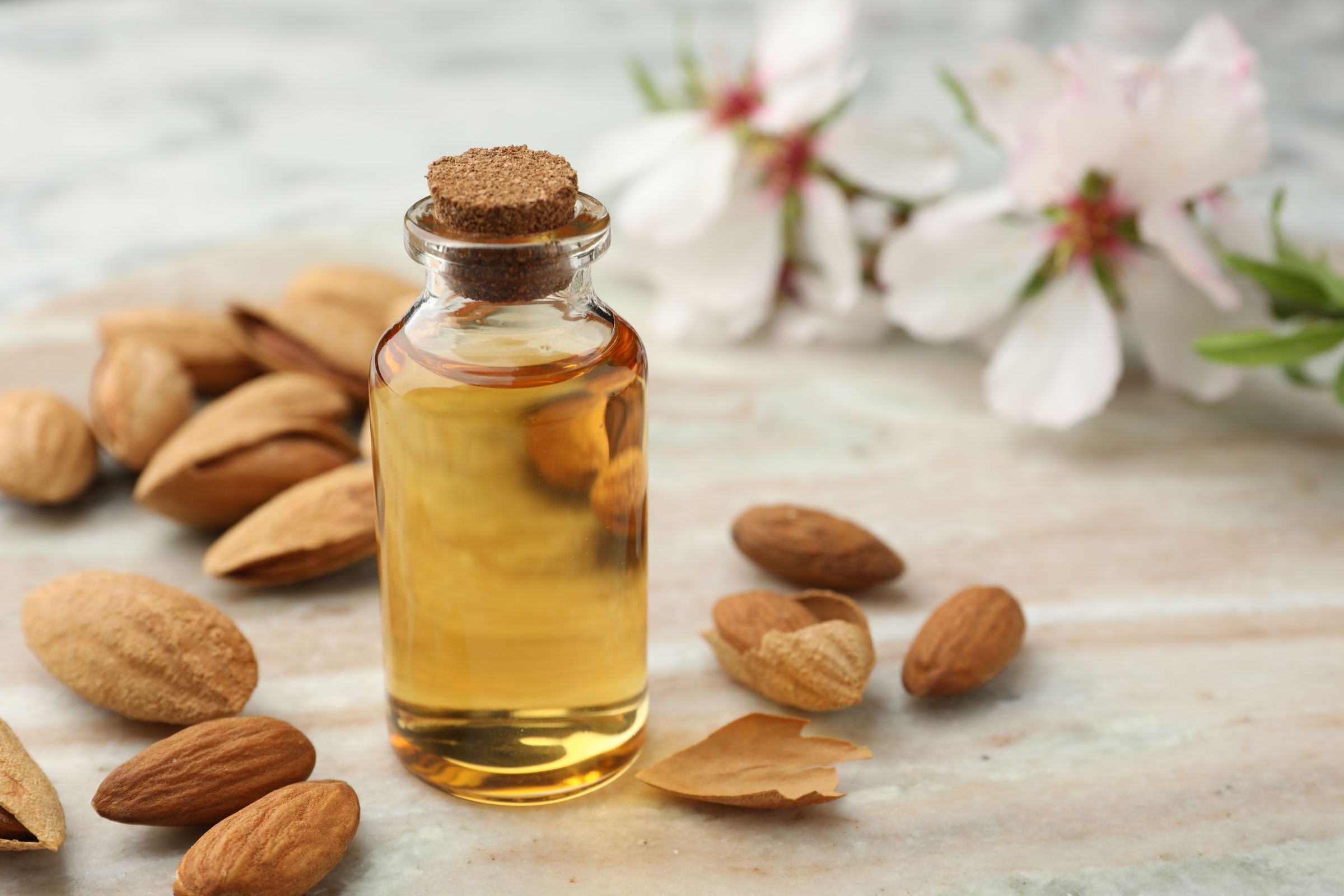 Infused with sweet almond oil, which is rich in vitamin E, has smoothing properties, and locks in moisture.
